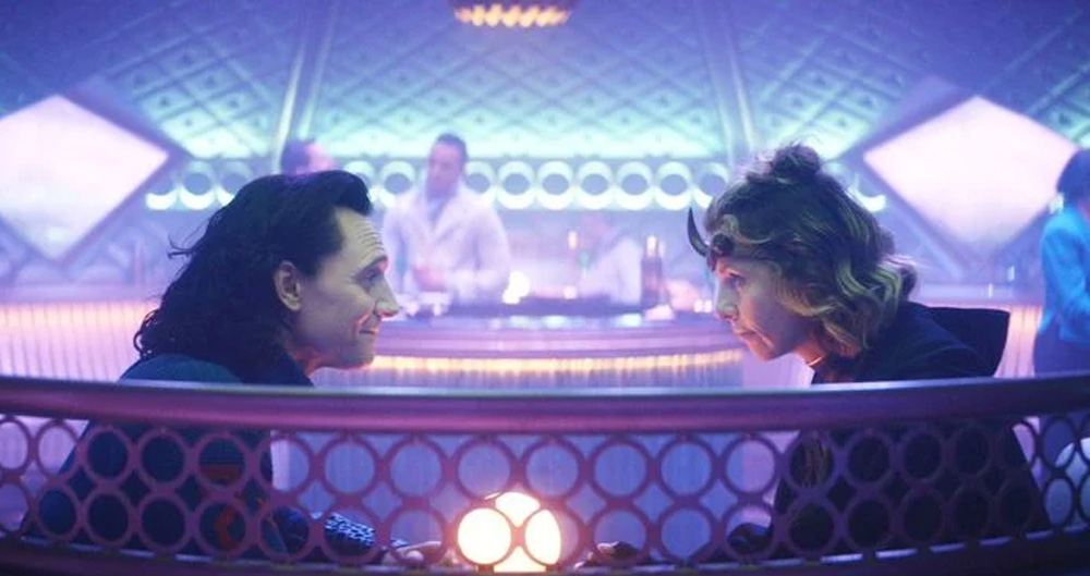 Loki  Qual era o dispositivo que Sylvie estava segurando no fim do episódio  2?